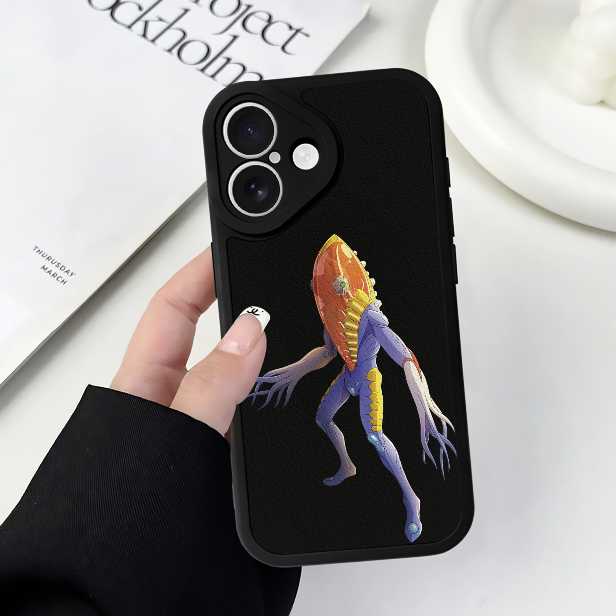 （画像用） ウルトラマン Ultraman 【iPhone 16シリーズ対応】シリコンスマホケース（レザー調） 材質：シリコン